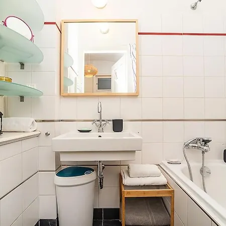 Playful 2-bedroom In The Center