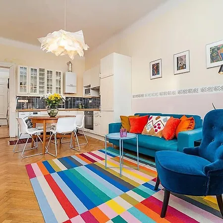 Playful 2-bedroom In The Center