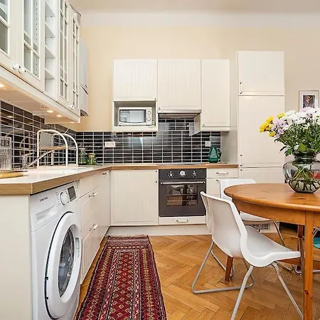Playful 2-bedroom In The Center Prag